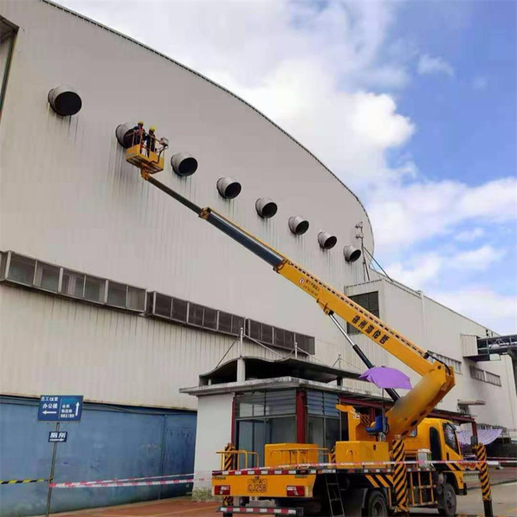 安平县高空作业车出租服务：专业广告牌安装解决方案